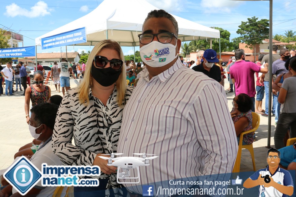 Ex-vereador Jota Batista ao lado da esposa Arilma, vereadora de Eunápolis Ex-vereador Jota Batista ao lado da esposa Arilma, vereadora de Eunápolis